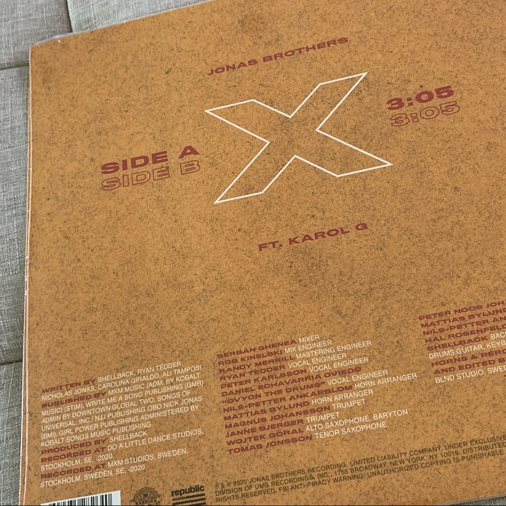 Jonas Brothers / KAROL G - X Limited LP - Picture 4 of 4